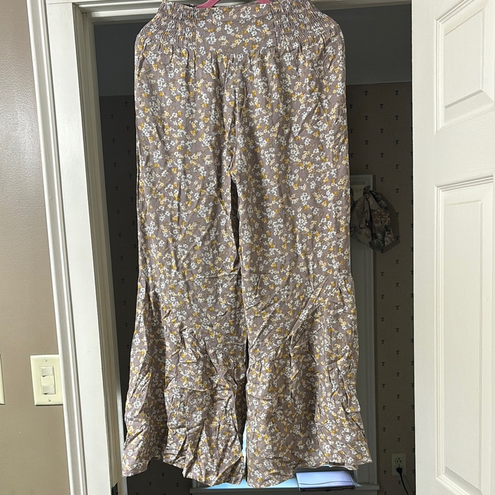 Flowy flowered pants